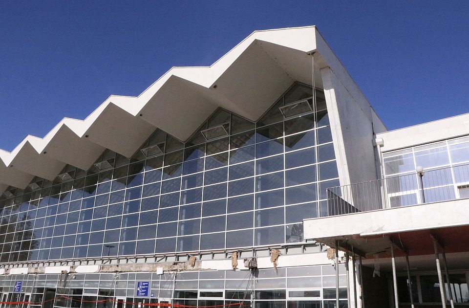 Devetnaest meseci od pada nadstrešnice: Građani u tišini dok odgovorni ne odgovaraju