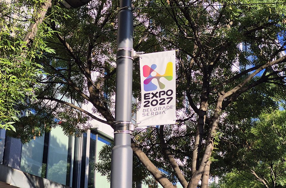 Kompanija EXPO 2027 deliće đacima školski pribor i opremu u školama