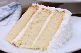 VIDEO: Ako ste fan kokosa - ovaj kremasti kolač je savršen za vas