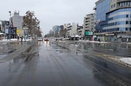 Vlažni kolovozi i ponegde poledica: Šta se dešava u saobraćaju u Novom Sadu i okolini