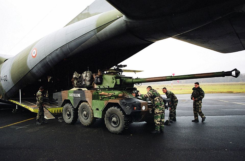 Francuska počinje regrutaciju više hiljada mladih za plaćeni vojni rok