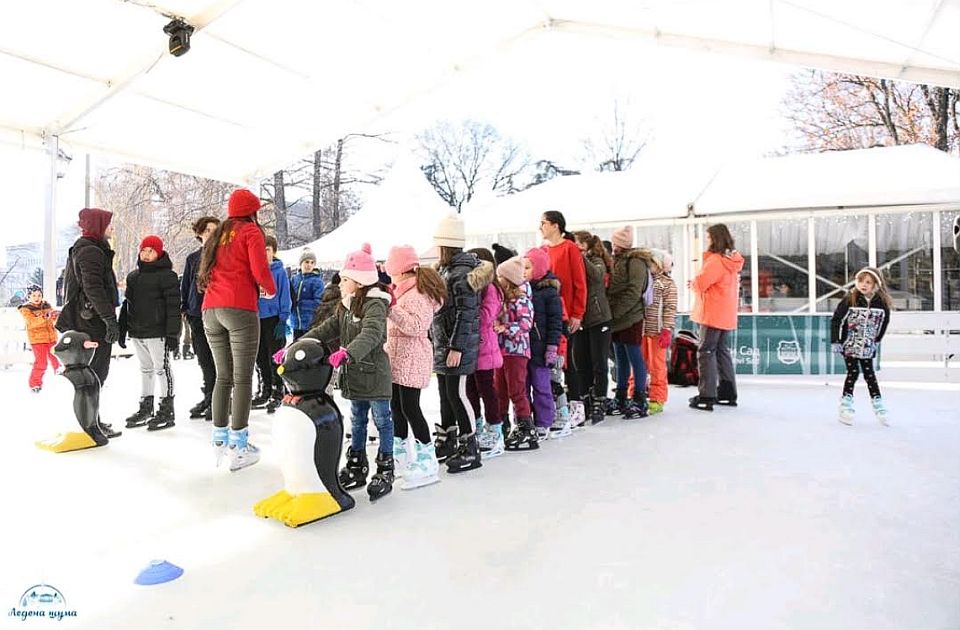 Besplatne grupne posete klizalištu za decu