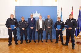 Novosadski policajci nagrađeni sa po 40.000 dinara - zaslužni za razotkrivanje krađa na pruzi NS-BG