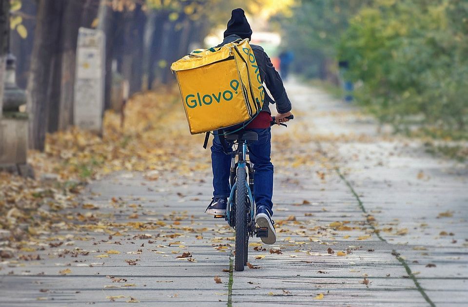 Napadnuta devojka koja radi za kurirsku službu u Novom Pazaru