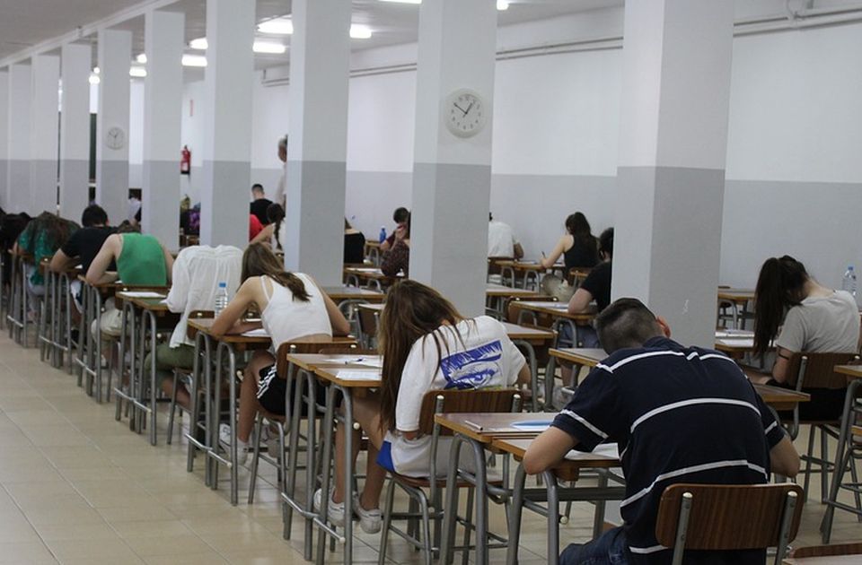 Osmaci danas polažu poslednji test male mature - izborni predmet