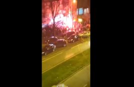 VIDEO: Bakljada i trubači ispred SNS-a na Limanu