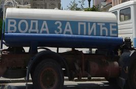 Moguće oscilacije pritiska vode na Popovici i Paragovu: Postavljene cisterne, apel da se ne koriste za bazene