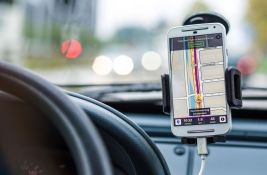 Pratio navigaciju pa se automobilom zaglavio na stepeništu gradića u Belgiji