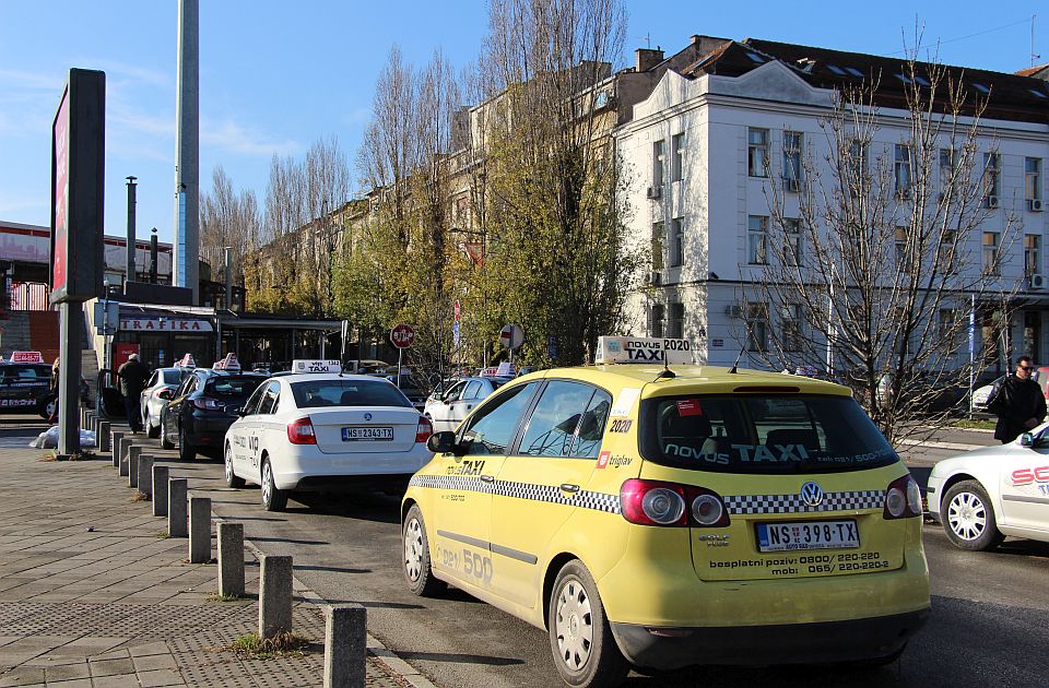 Grad traži rešenje za taksi stajališta: Biće analizirano postojeće stanje i predložene promene