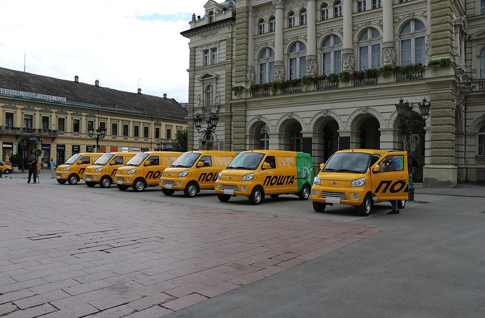 FOTO, VIDEO: Na ulicama Novog Sada uskoro "zelena flota" Pošte - evo o čemu se radi