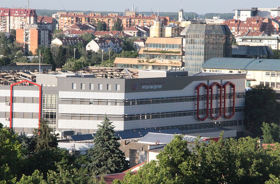 Mladići ranjeni u Petrovaradinu zadobili teške povrede: Poznato u kakvom su stanju