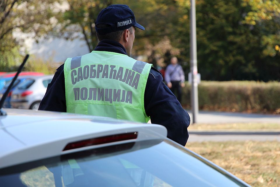 Novosadska policija iz saobraćaja isključila i zadržala trojicu vozača