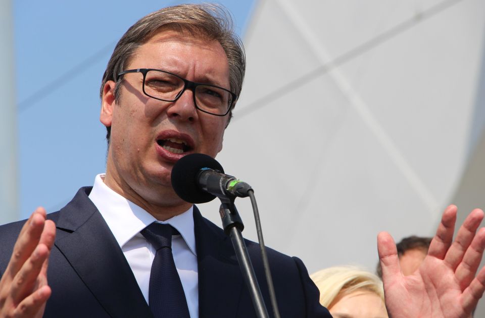 Vučić izgradnju "Beograda na vodi" uporedio sa Ajfelovim tornjem