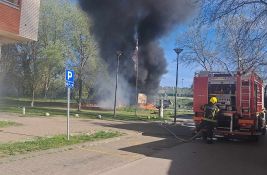 FOTO, VIDEO: Požar na Limanu 3, izgoreo sportski teren