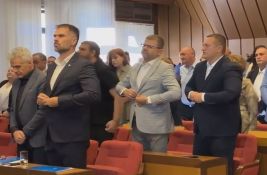 VIDEO: Minut ćutanja u Skupštini Novog Sada zbog smrti Ratka Mladića