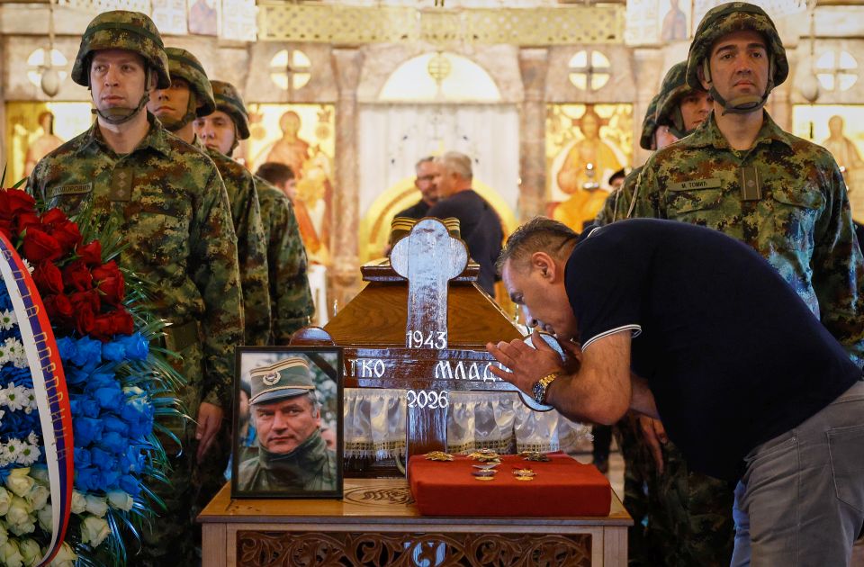 Američki senatori: Vlade Srbije i Republike Srpske da se uzdrže od povezanosti sa sahranom Mladića