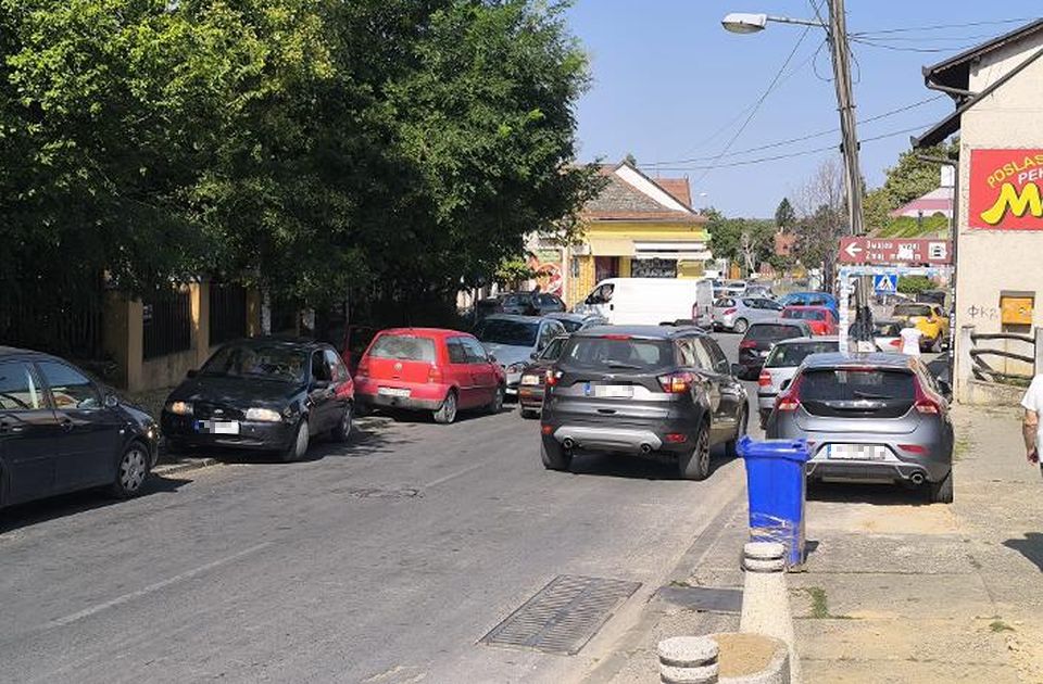 Građani Sremske Kamenice pokrenuli peticiju: Traže veću bezbednost saobraćaja u ulicama koje vode do škole