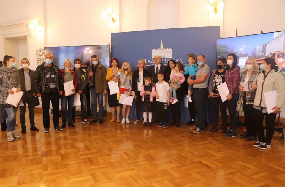 FOTO, VIDEO: Podeljeni ključevi stanova solidarnosti u Kisačkoj 55