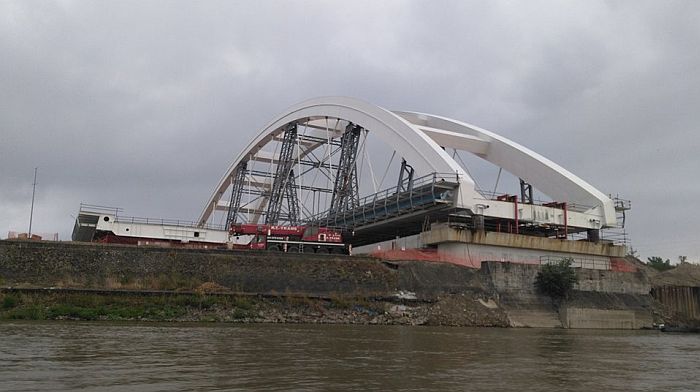 VIDEO: Počelo navlačenje lukova Žeželjevog mosta