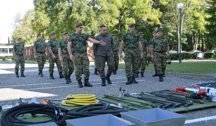 Vulin: Ulagaćemo da svaki naš tenk bude u stanju da se nosi sa bilo kojim u okruženju