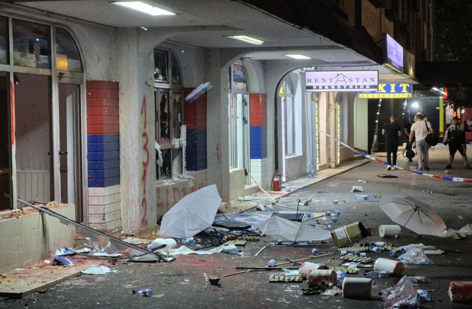 Francuski Mond: U Srbiji pokret negodovanje klizi ka nasilju zbog provokacija vlasti