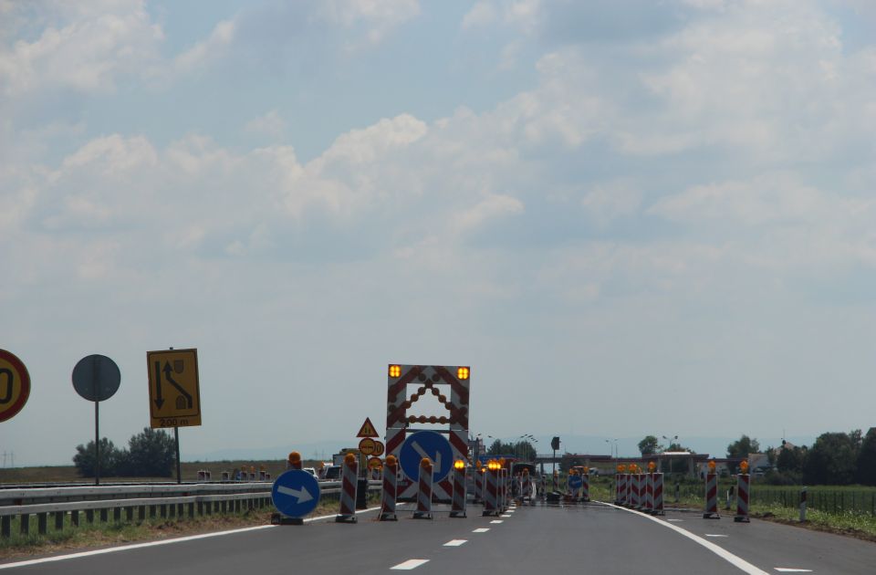 Režim saobraćaja menja se danas od petlje Novi Banovci do petlje Beška