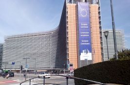 EK prati situaciju: Zaštititi pravo na mirno okupljanje, očekujemo istragu navoda o prekomernoj sili