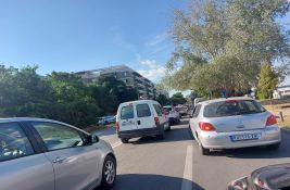 Kolaps u gradu: Saobraćaj otežan, blokade kod NIS-a i Prekršajnog suda