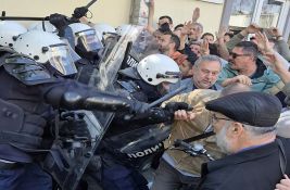 Vučić moli ljude da razumeju koliko je policiji teško: Gledaju da ne povrede, vode računa o ljudima