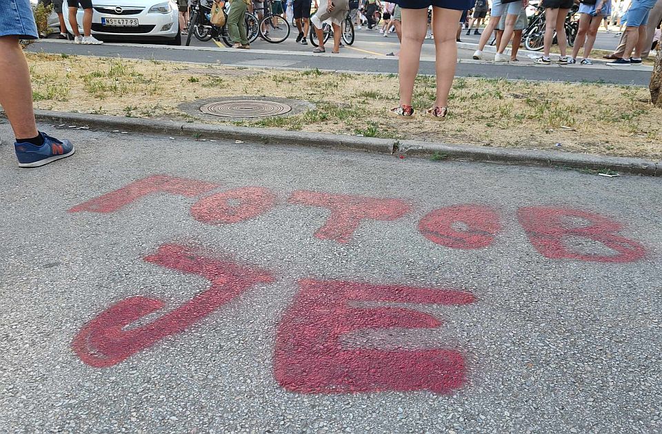 VIDEO Blokade raskrsnica širom Srbije: U Kosjeriću tenzije pred ponavljanje izbora