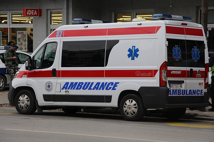 Dvoje dece povređeno u udesu na Detelinari 