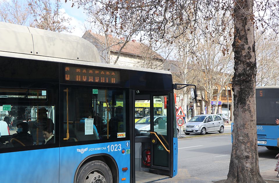 Ipak nije "dan kada one poklanjaju" krv: GSP se predomislio, danas besplatan prevoz za sve žene