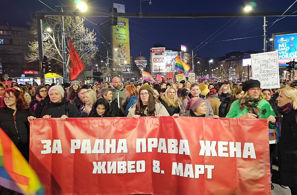 FOTO "Uvek na prvoj liniji": Održana osmomartovska protestna šetnja