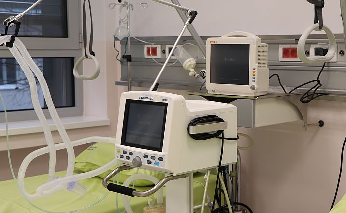 U beogradskoj bolnici na respiratoru i trudnica