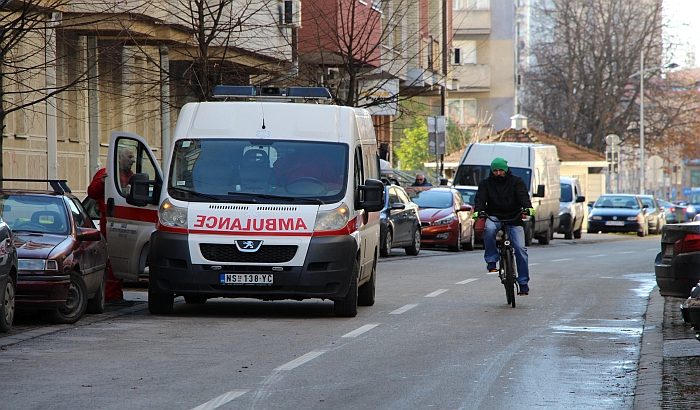 Petoro povređeno u udesima u Hajduk Veljkovoj ulici i u Kaću