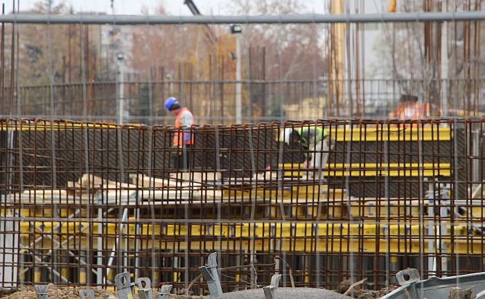 Umesto da budu srušeni, nelegalni objekti se završavaju, a investitori prolaze nekažnjeno