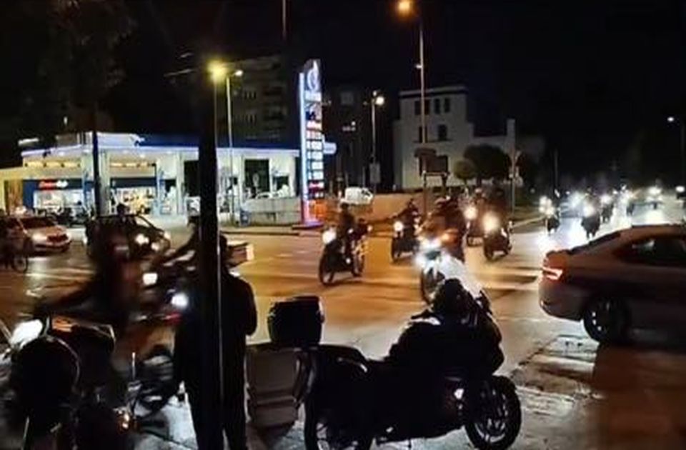 VIDEO: Veliki broj strudenata i građana ispred suda u Novom Sadu, stigli i bajkeri