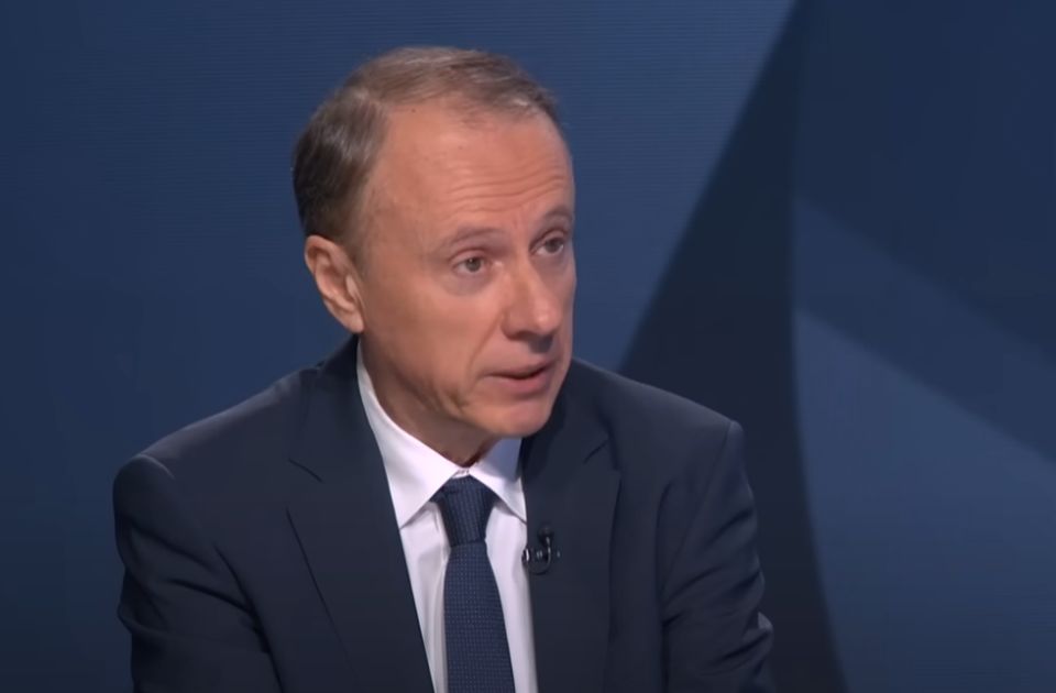 Ako rektor Đokić bude na studentskoj listi: Ima li Vučić ikoga da mu parira osim samog sebe? Ako rektor Đokić bude na studentskoj listi: Ima li Vučić ikoga da mu parira osim samog sebe?