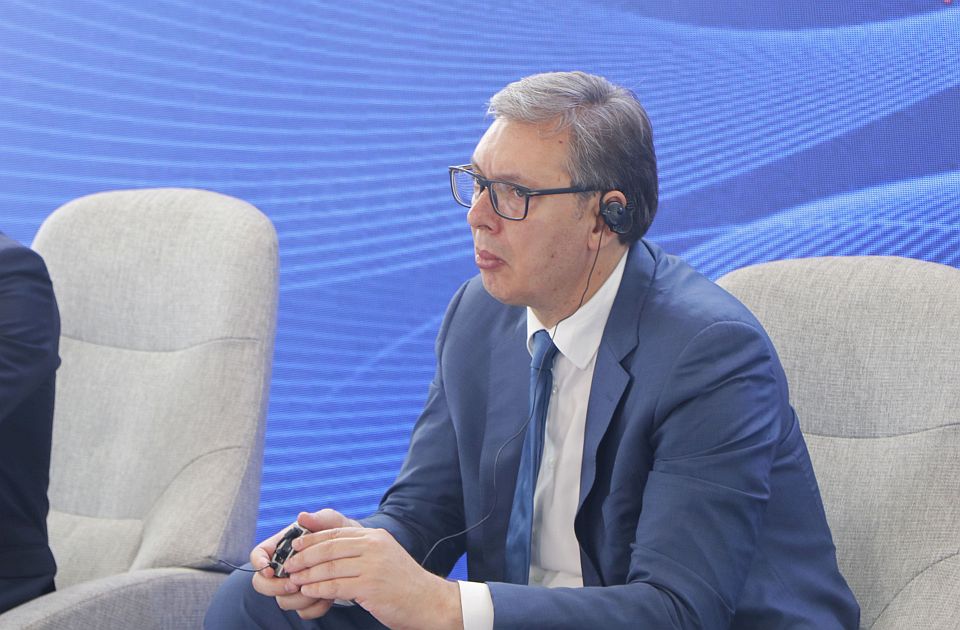 Vučić: Generalštab se ne prodaje, poređenje sa Beogradom na vodi