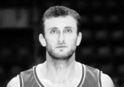 Košarkaš Mileta Lisica preminuo u Novom Sadu
