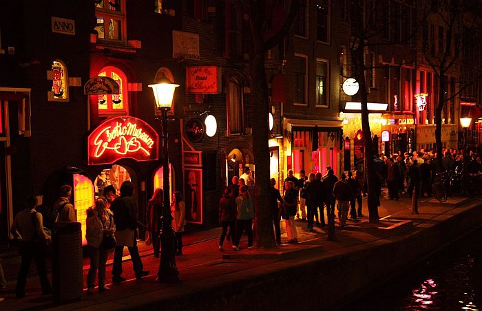 Nova pravila u ulici crvenih fenjera u Amsterdamu: Zabranjeno gledanje