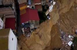 Vatrogasci spasili 400 retkih knjiga sa litice koja će se survati zbog klizišta