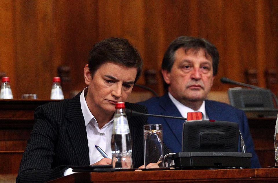 Brnabić: Apsolutno nisam za smenu Gašića, on svoj posao radi odgovorno i posvećeno