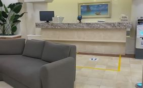 VIDEO: Pucao na majku i dete u hotelu na Floridi, jer nisu držali distancu