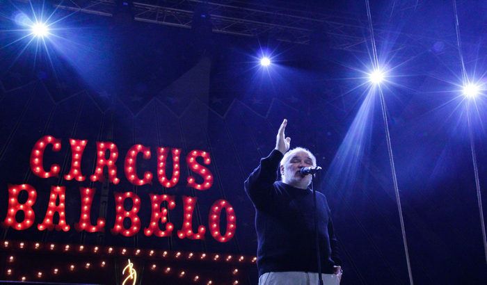 FOTO: Cirkus se vratio u grad - Balašević održao koncert na punom Spensu i najavio nove pesme