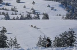 AMSS upozorava vozače: Sneg se ubrzano topi, pa odroni postaju češći