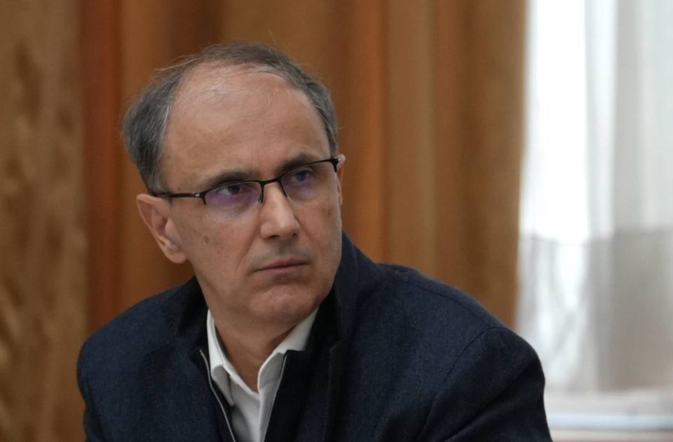 Premijer Macut podneo fakultetu zahtev za rad u privatnoj praksi: 