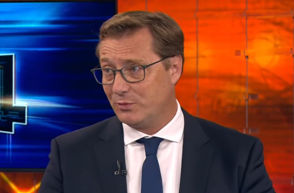 Evropski poslanik: Delegacija EP u Srbiji treba da se sačeka pogačom i solju, a ne drvljem i kamenjem