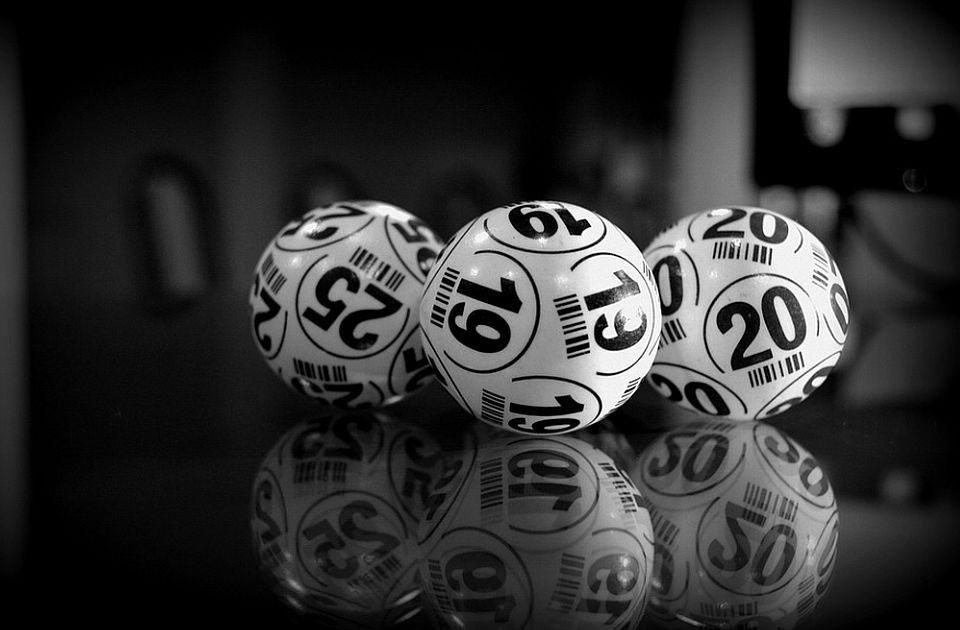 Britanska lutrija apelovala na dobitnika milion funti da se javi - ili će ostati bez novca