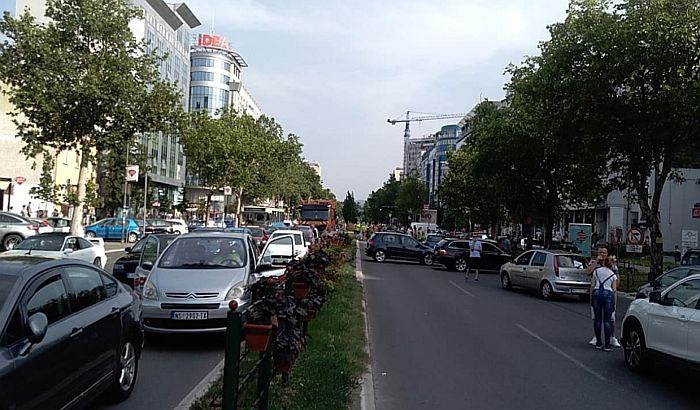 FOTO: Vozači blokirali veliki broj raskrsnica zbog cena goriva, nastavak protesta u ponedeljak